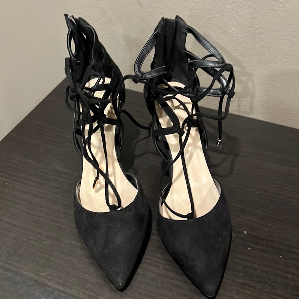 New black heels no tags bery stylish